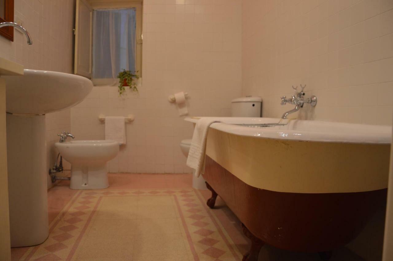 Casa Ciri Bed & Breakfast Foligno Exterior photo